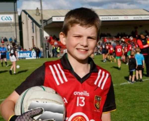CALLUM WEARS THE RED AND BLACK!